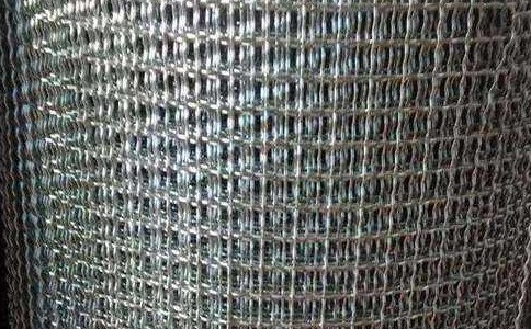 仔細觀察清潔后的不銹鋼